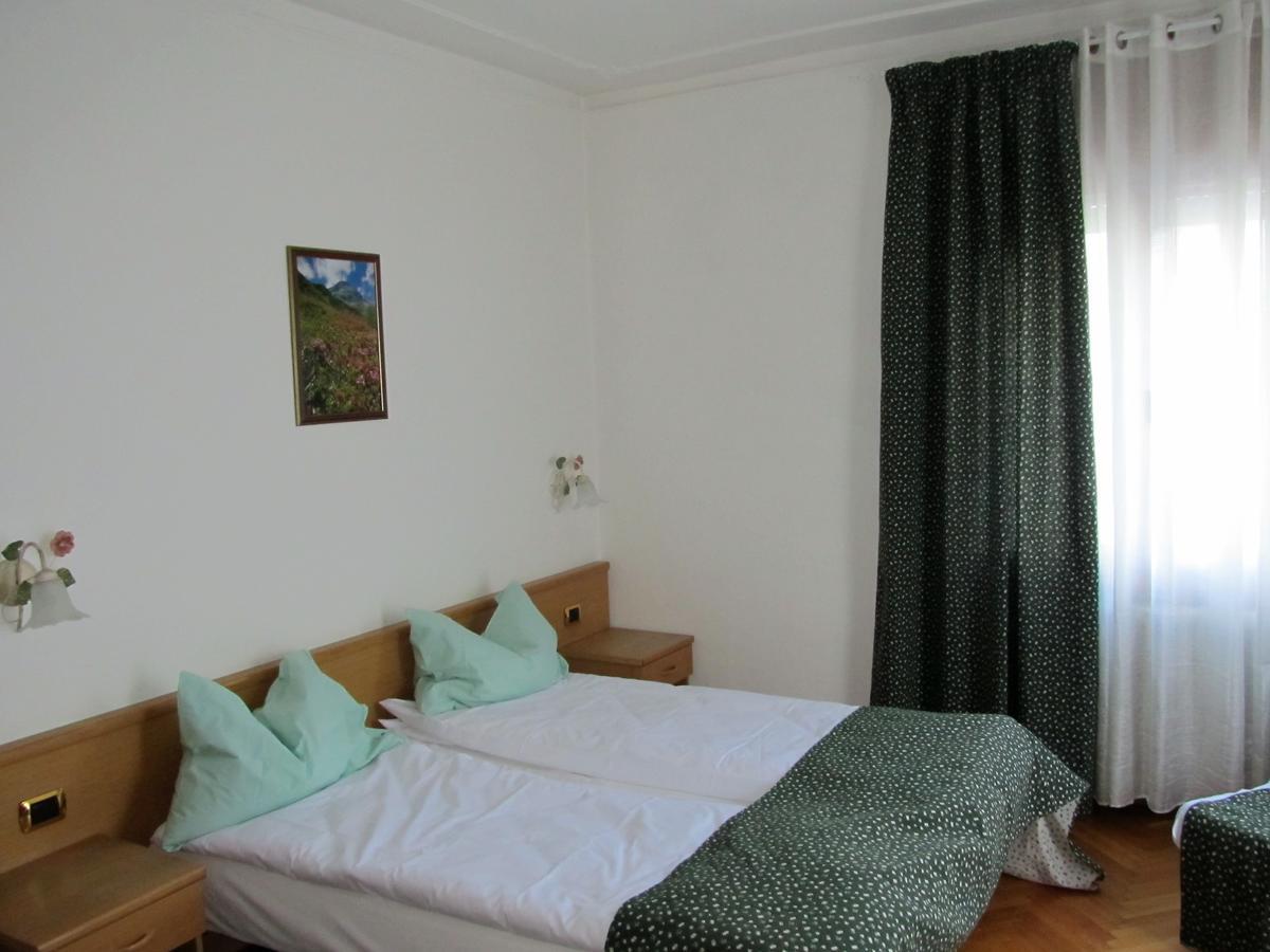 Green Base Hotel B&B Malè 外观 照片