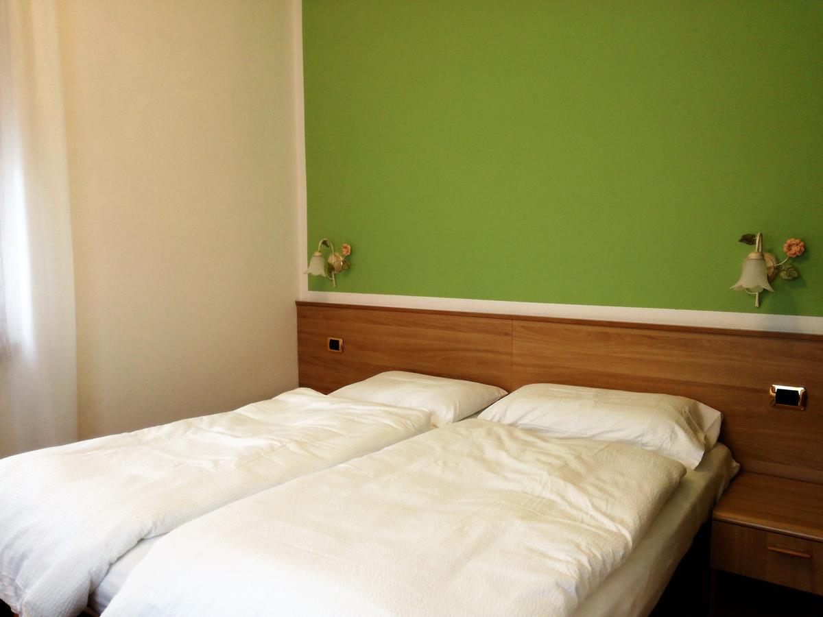 Green Base Hotel B&B Malè 外观 照片