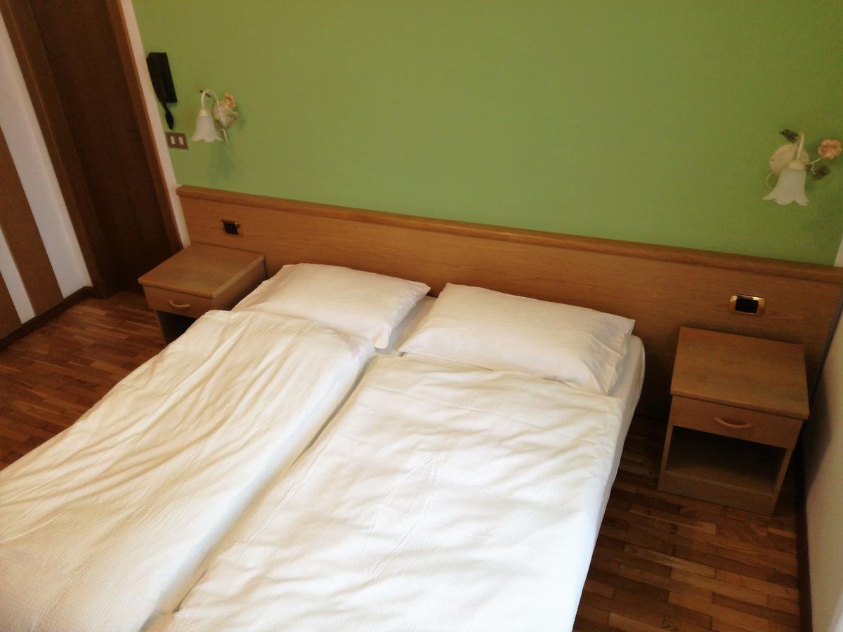 Green Base Hotel B&B Malè 外观 照片